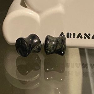 Stone plugs for stretched piercings